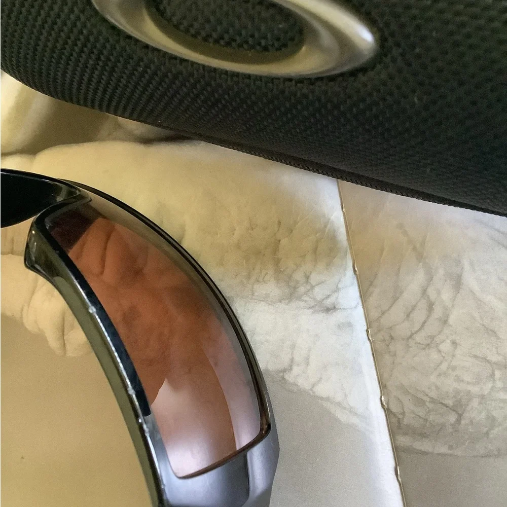 Oakley authentic oil